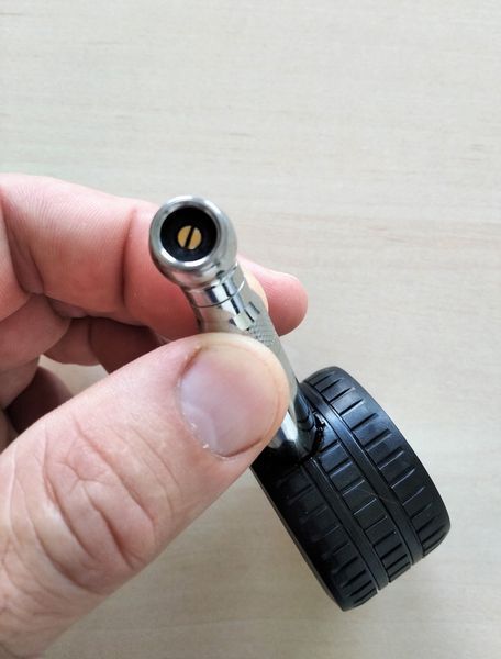 Портативный автомобильный Манометр Штурмовик АС-101, аналоговый, 0-4,2 Атм AC-101 фото